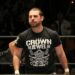 El luchador Chase Owens comenta que ha renovado su vinculación con NJPW.