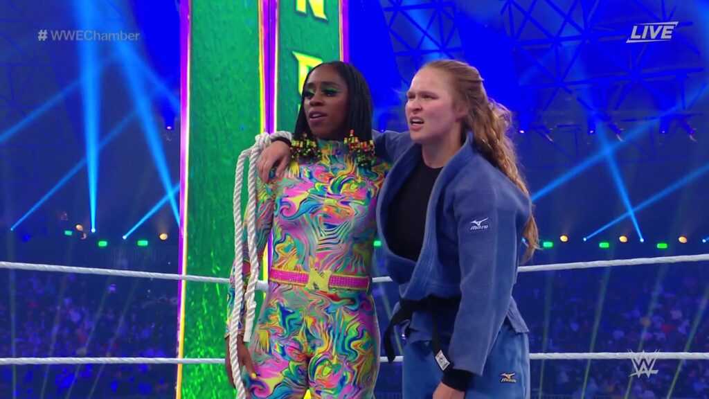 Ronda Rousey y Naomi vencen en Elimination Chamber 2022