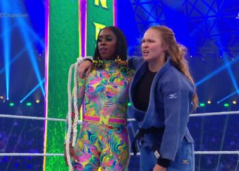 Ronda Rousey y Naomi vencen en Elimination Chamber 2022