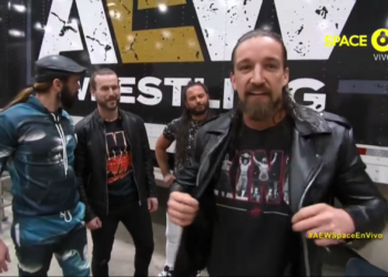 Jay White aparece en AEW Dynamite
