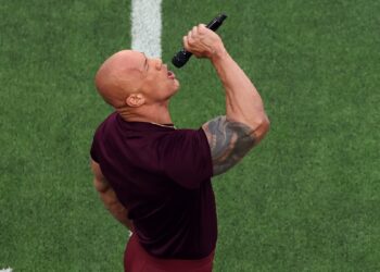 The Rock aparece en Super Bowl LVI