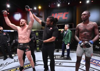 Israel Adesanya, sobre su pelea ante Blachowicz: “Nunca sentí que estaba en peligro”