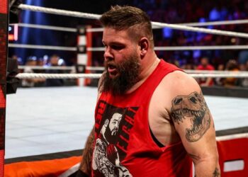 Actualización con respecto al feudo entre Kevin Owens y Stone Cold