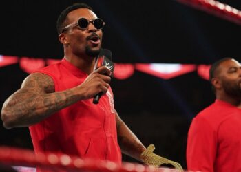 Montez Ford habla sobre su combate con Roman Reigns