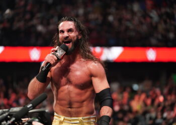 Seth Rollins critica las menciones de AEW a WWE en televisión: "Me parece muy hortera y apesta a desesperación"