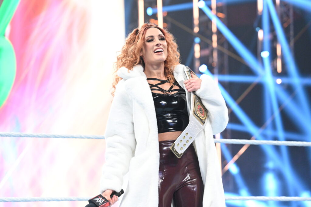 Becky Lynch no estará en RAW debido a una fractura en la laringe