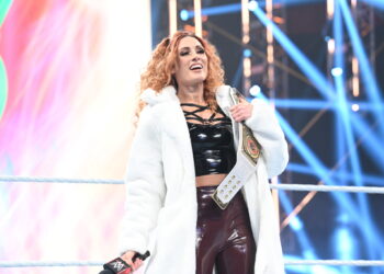 Becky Lynch no estará en RAW debido a una fractura en la laringe