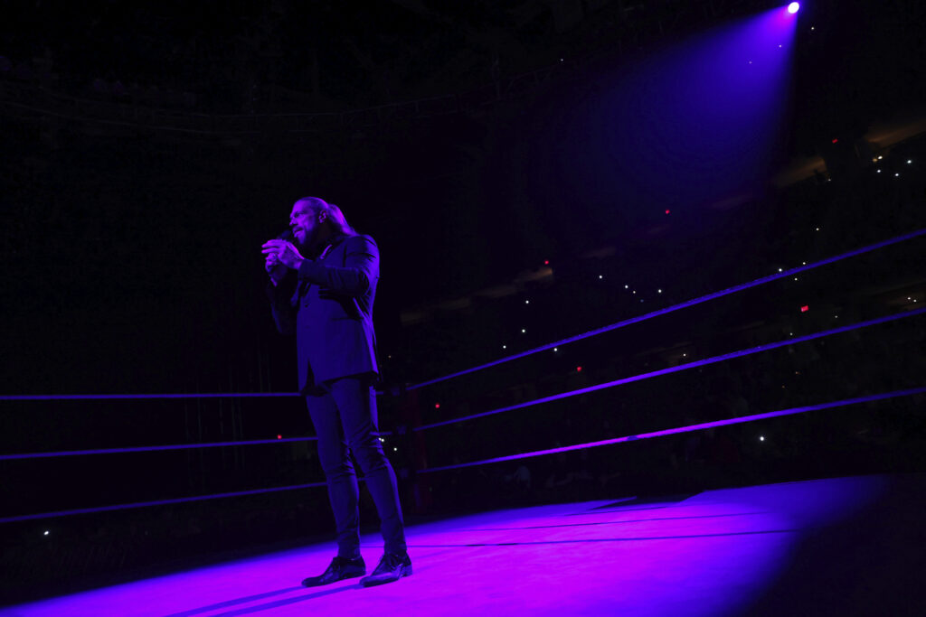 Edge estrena un nuevo tema de entrada en WWE RAW
