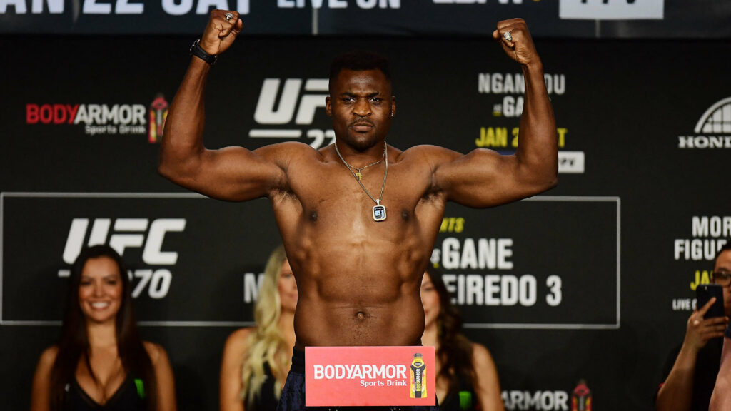 Francis Ngannou estará fuera de acción durante nueve meses