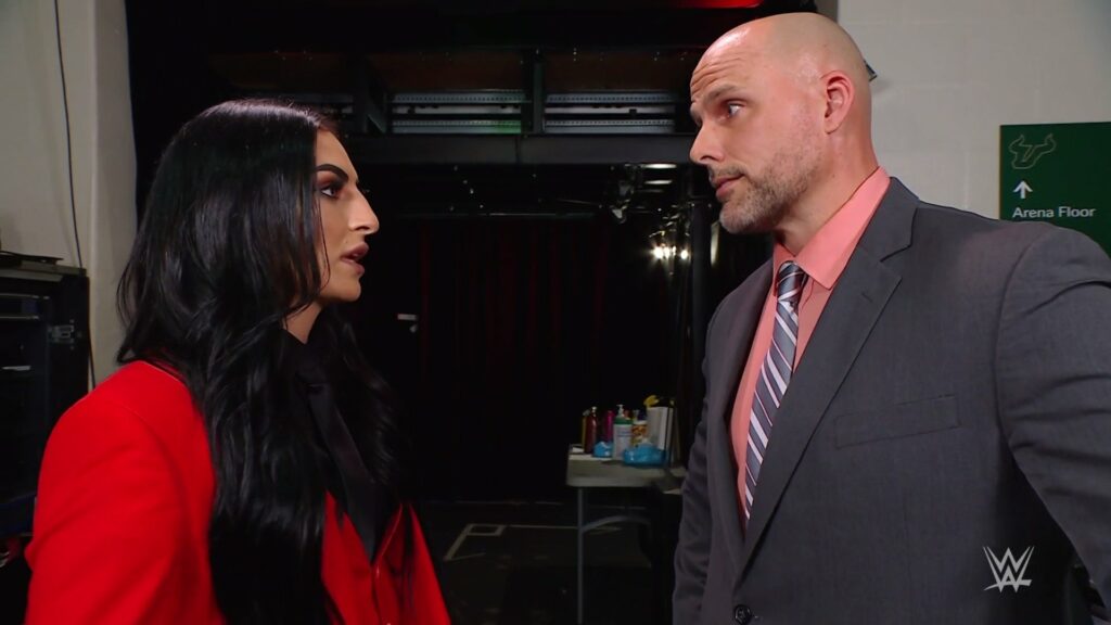 Sonya Deville explica porque hace buena pareja con Adam Pearce como oficiales de WWE