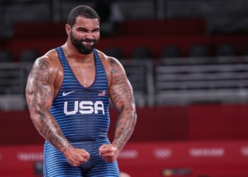 Gable Steveson podría seguir luchando en el wrestling universitario