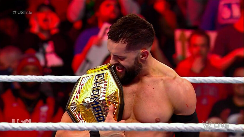 Finn Bálor gana el Campeonato de Estados Unidos tras derrotar a Damian Priest en WWE RAW