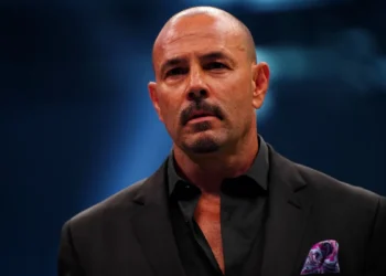 Chavo Guerrero asegura que ha regresado oficialmente a WWE