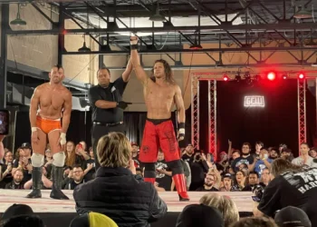John Hennigan derrota a Simon Gotch en GCW Josh Barnett's Bloodsport 8