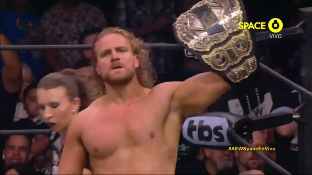 'Hangman' Adam Page retiene el Campeonato Mundial de AEW tras vencer a Dante Martin en Dynamite