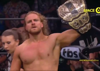 'Hangman' Adam Page retiene el Campeonato Mundial de AEW tras vencer a Dante Martin en Dynamite