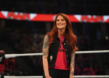 Lita no descarta regresar a WWE