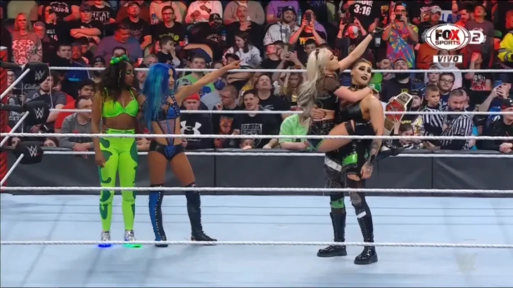 Sasha Banks, Naomi, Rhea Ripley y Liv Morgan salen vencedoras en una lucha de 8 mujeres en WWE RAW