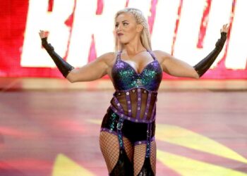 Dana Brooke revela qué celebridad quiere enfrentar por el título 24/7