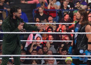 Seth Rollins reacciona a los cánticos sobre Cody Rhodes en WWE RAW