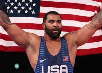 Gable Steveson firmará con un equipo de la NFL