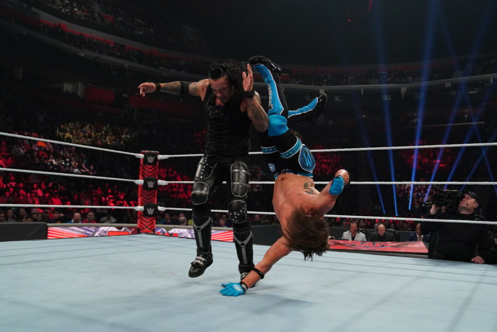 WWE realizó varios cambios de última hora en los últimos shows de RAW y SmackDown