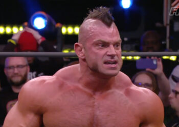 Brian Cage se presenta en ROH Supercard Of Honor 2022