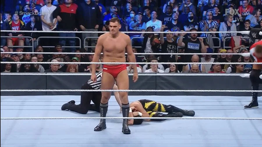 Gunther se hace con la victoria en su debut en SmackDown