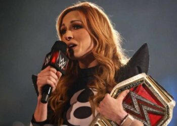 Becky Lynch se burla del reciente tweet de Tony Khan