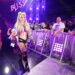 Alexa Bliss denuncia a un hombre después de amenazar con disparar a ella y su marido Alexa Bliss denuncia a un hombre después de amenazar con disparar a ella y su marido