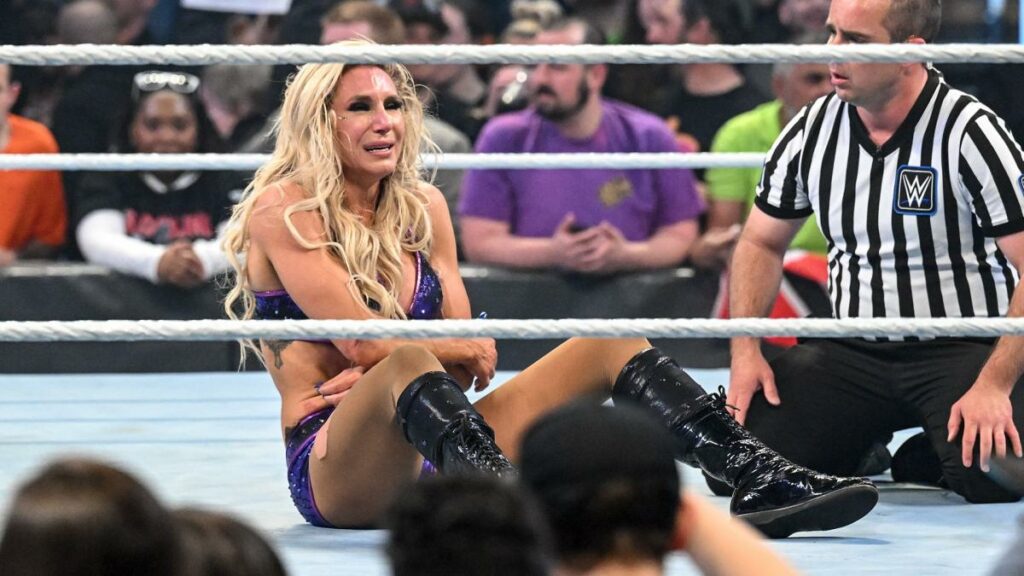 WWE anuncia que Charlotte Flair estará fuera indefinidamente