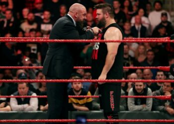 Kevin Owens sobre Triple H: "Muchos de nosotros no estaríamos aquí si no fuera por él"
