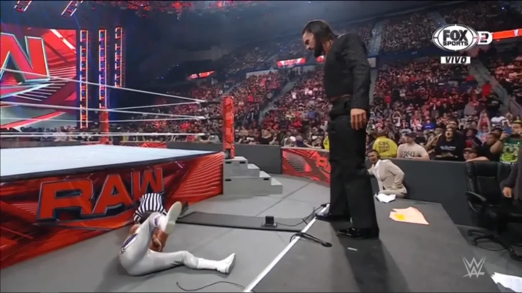 Seth Rollins evita que Cody Rhodes gane el Campeonato de Estados Unidos en WWE RAW
