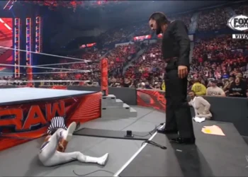 Seth Rollins evita que Cody Rhodes gane el Campeonato de Estados Unidos en WWE RAW