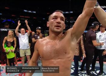 Michael Chandler destroza a Tony Ferguson con un impresionante KO en UFC 274