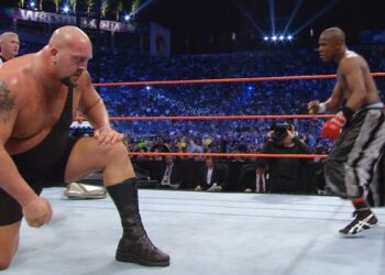 Paul Wight revela el plan original de WWE para Floyd Mayweather en WrestleMania 24