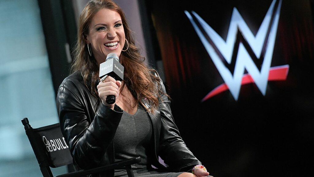 Múltiples reacciones en WWE a la dimisión de Stephanie McMahon