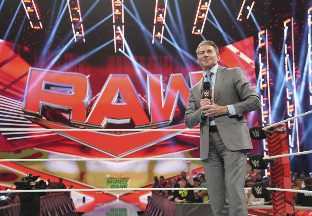 Reacción en backstage a la aparición de Vince McMahon en WWE RAW
