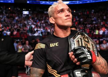 Charles Oliveira opina sobre un posible combate con Islam Makhachev