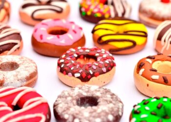 Dos superestrellas de WWE abrirán próximamente una tienda de donas