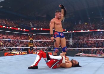 Theory retiene el Campeonato de los Estados Unidos de WWE en Hell in a Cell 2022