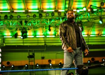 Apollo Crews regresa a NXT 2.0 y confronta a Bron Breakker
