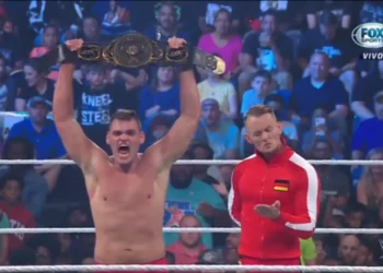 Gunther gana el Campeonato Intercontinental en SmackDown