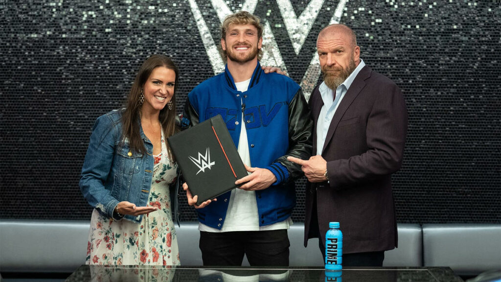 Logan Paul cuenta cómo es trabajar con Triple H en WWE