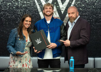 Logan Paul cuenta cómo es trabajar con Triple H en WWE