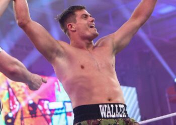 Grayson Waller se burla del cambio de nombre de Jordan Devlin