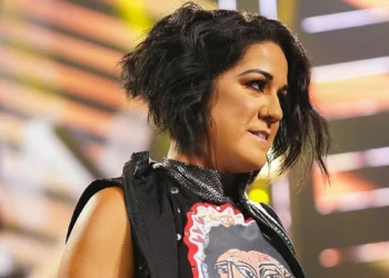 Bayley quiere el regreso del Campeonato Femenino por Parejas