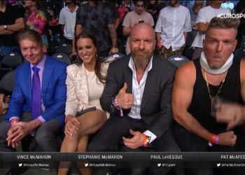 Vince McMahon, Triple H y varios directivos importantes de WWE estuvieron en UFC 276