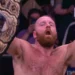 Jon Moxley consigue su primera defensa con el Campeonato Mundial Interino de AEW en Dynamite