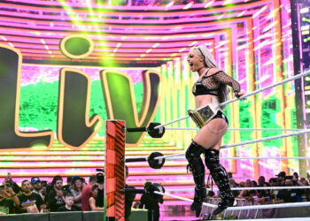 Liv Morgan es traspasada oficialmente a SmackDown